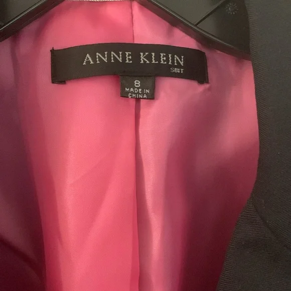 Anne Klein NWOT pantsuit. Excellent condition and lovely. - Picture 3 of 11